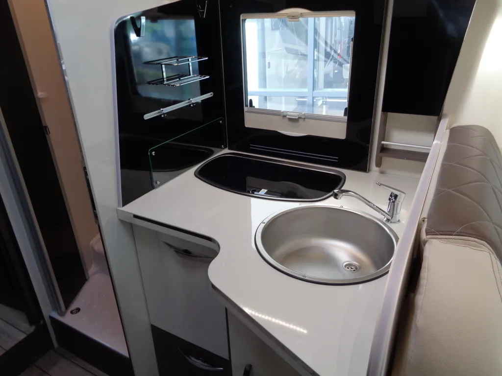 Bild 13: Wohnmobil in Tresdorf online mieten Bild 13: Wohnmobil in Tresdorf online mieten