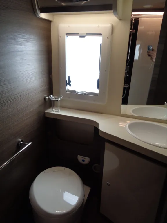 Bild 16: Wohnmobil für 5 Personen in Tresdorf mieten Bild 16: Wohnmobil für 5 Personen in Tresdorf mieten