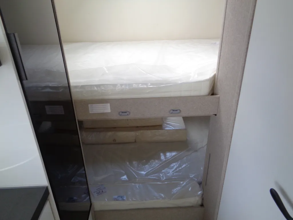 Bild 12: Wohnmobil von McLouis mieten in Tresdorf