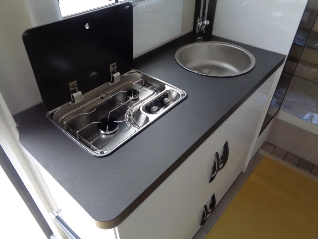 Bild 16: Wohnmobil für 8 Personen in Tresdorf mieten