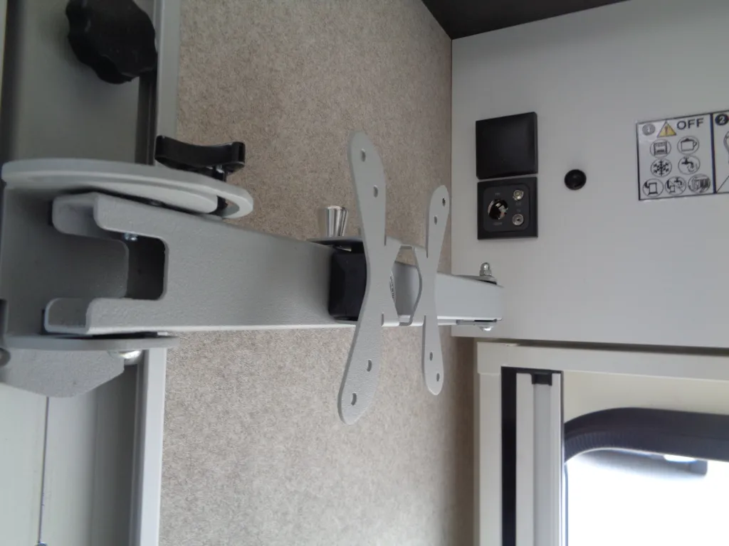 Bild 19: McLouis mieten in Tresdorf