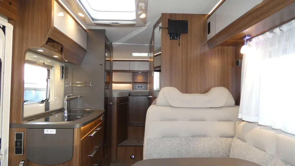 Bild 7: Hymer Wohnmobil in Eferding mieten