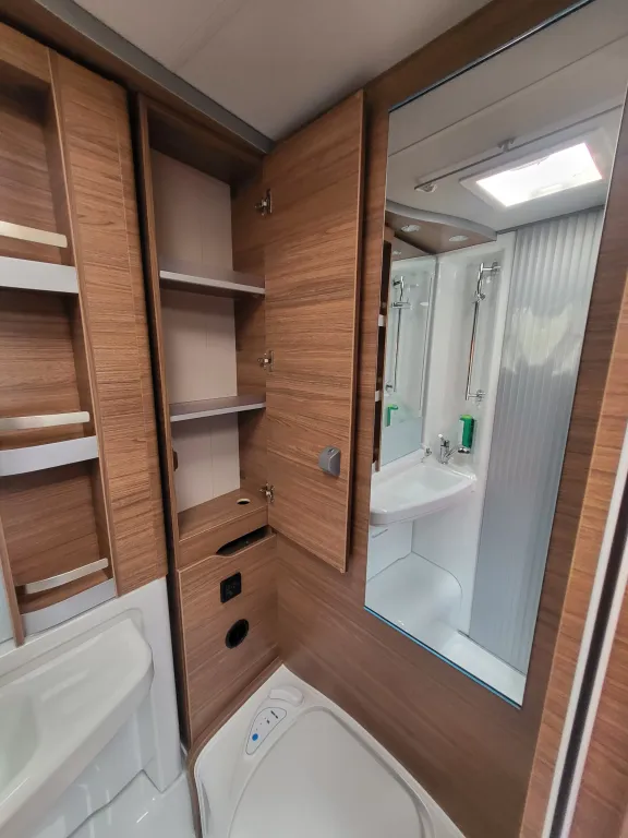 Bild 32: Wohnmobil für 2 Personen in Hagenbrunn/Wien mieten