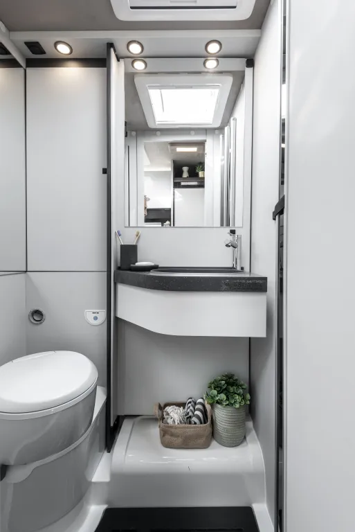 Bild 13: Wohnmobil in Dornbirn online mieten