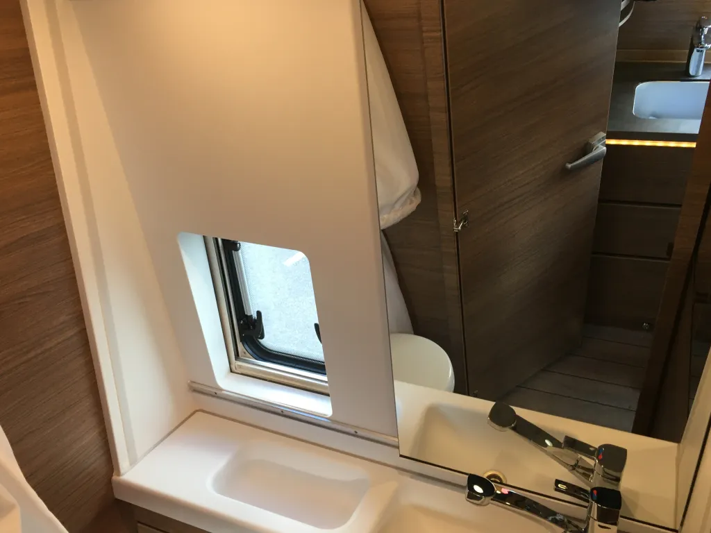 Bild 29: Wohnmobil in Hagenbrunn/Wien online mieten