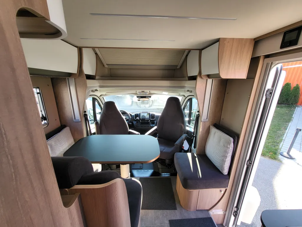 Bild 8: Wohnmobil für 4 Personen in Hagenbrunn mieten Bild 8: Wohnmobil für 4 Personen in Hagenbrunn mieten