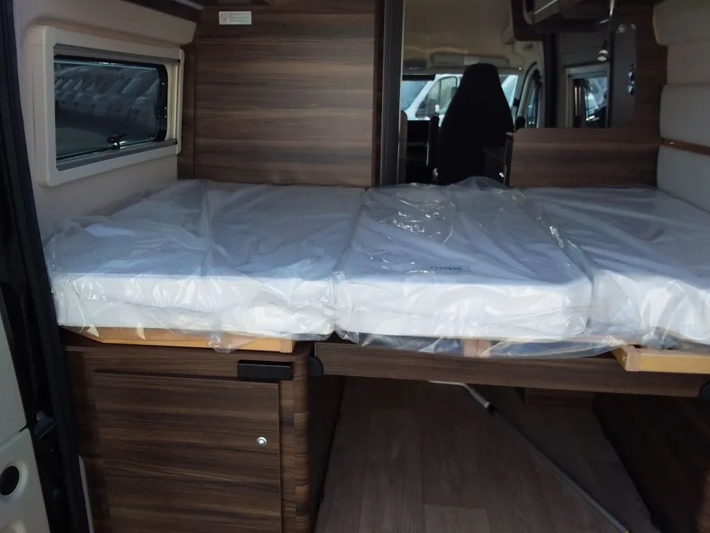 Bild 8: Wohnmobil für 4 Personen in Hagenbrunn mieten Bild 8: Wohnmobil für 4 Personen in Hagenbrunn mieten